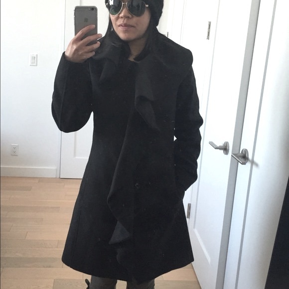 Ruffle Winter Coat Made in Italy Size 40/XS/S - Picture 3 of 4